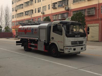 程力威牌CLW5112GJYE5型飛機(jī)加油車