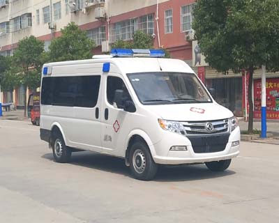 程力威牌CLW5045XJHEQ5型救護(hù)車(chē)